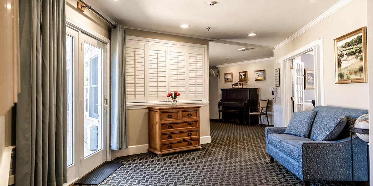 The common room at Rosewood Manor